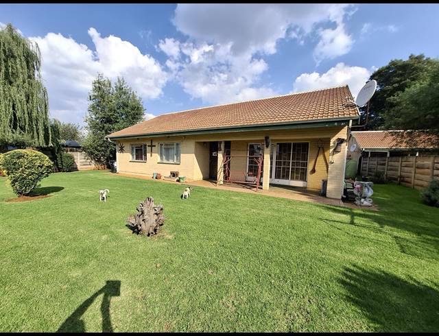 3 BEDROOM HOUSE FOR SALE IN STRUBENVALE